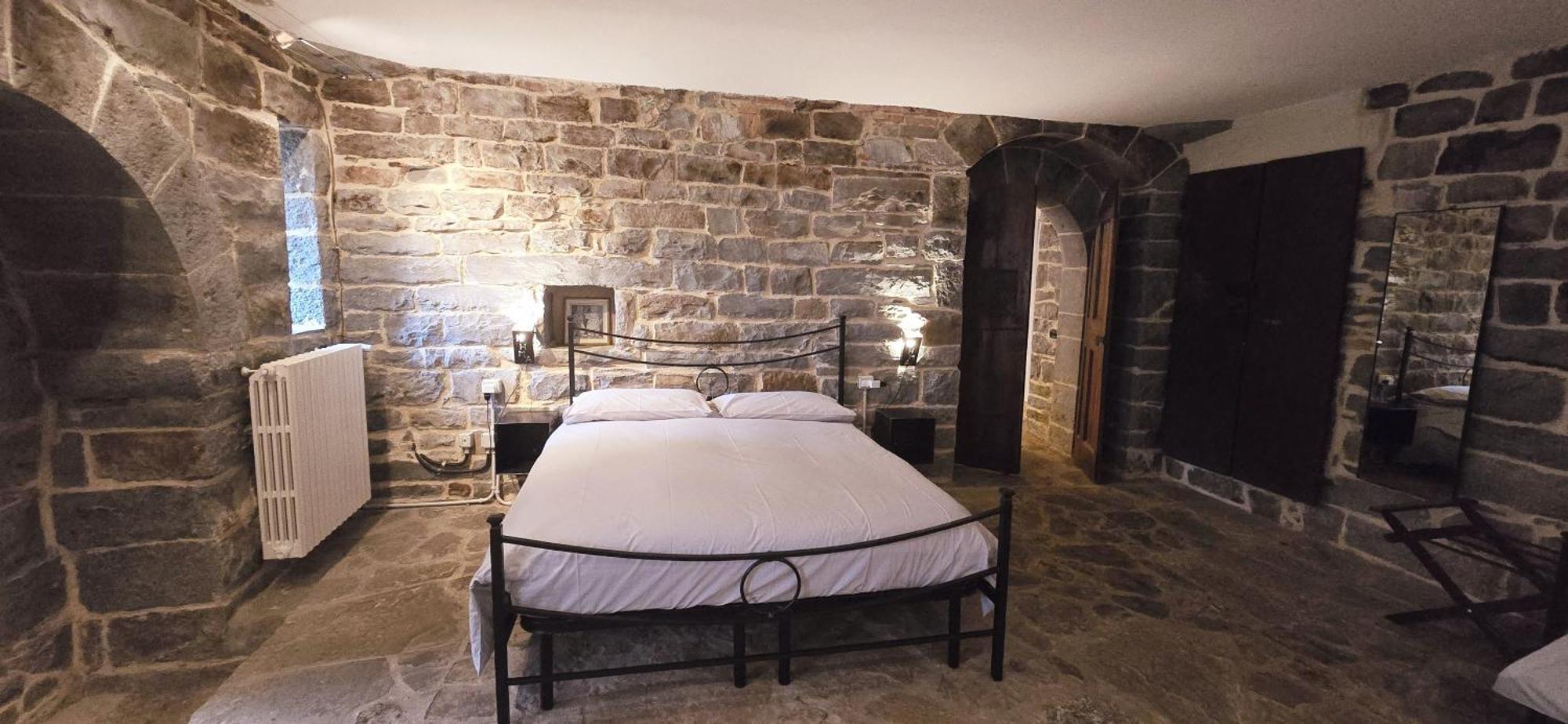 Historical House Medieval Abbey - Al Chiostro Sotto il Monte Exterior photo