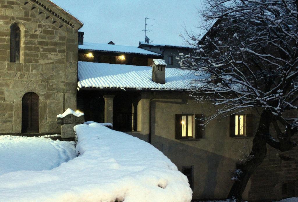 Historical House Medieval Abbey - Al Chiostro Sotto il Monte Room photo